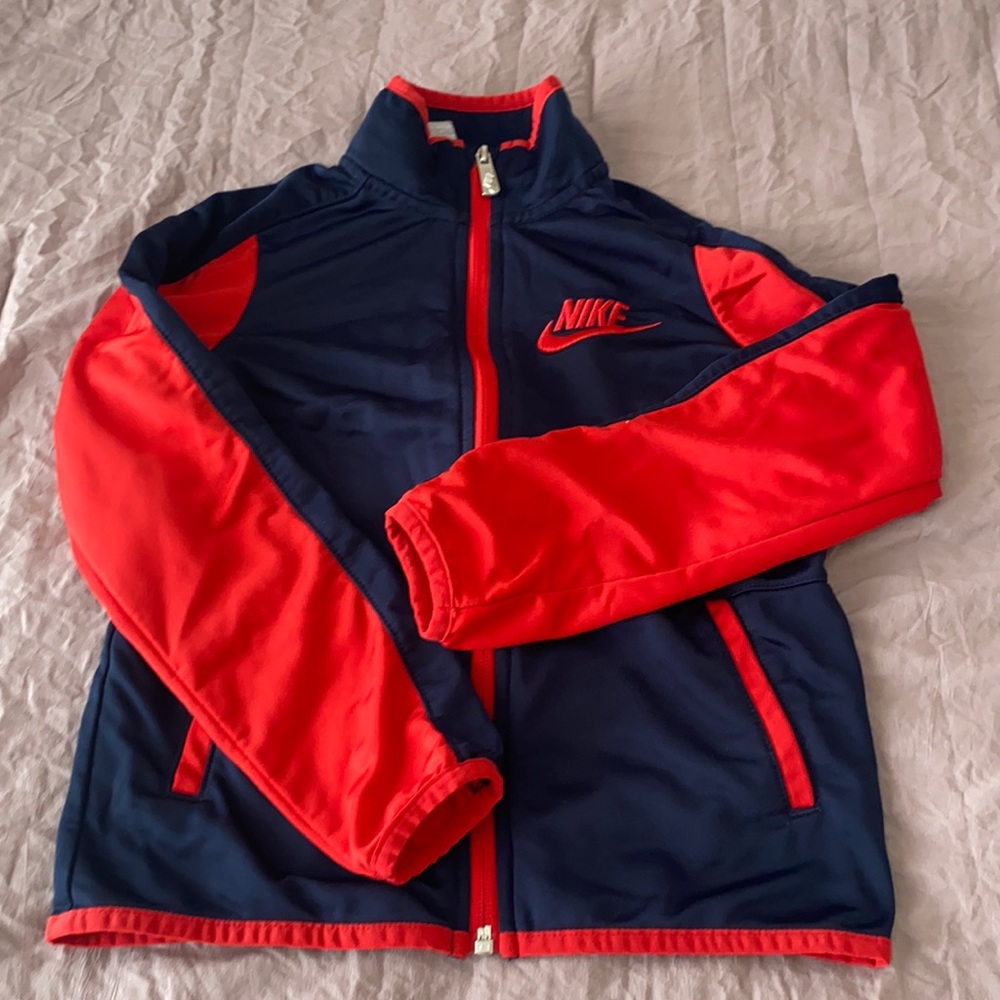 Size 7 Nike zip up jacket